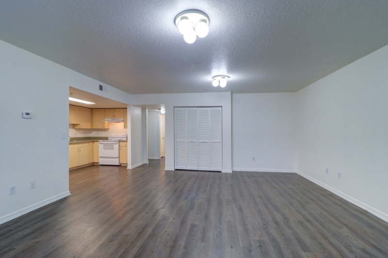 8147 46th Ave N #112 - Photo 6 of 19