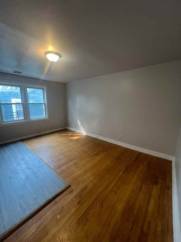 166 Chancellor Ave #1 - Photo 4 of 5