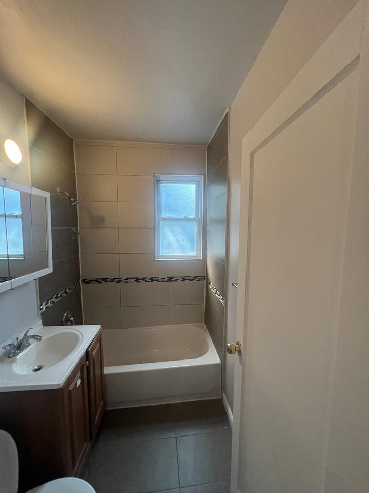 166 Chancellor Ave #1 - Photo 5 of 5