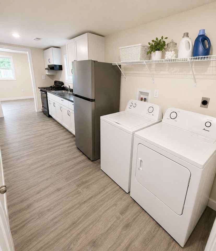 504 W Hackberry St #1 - Photo 2 of 6