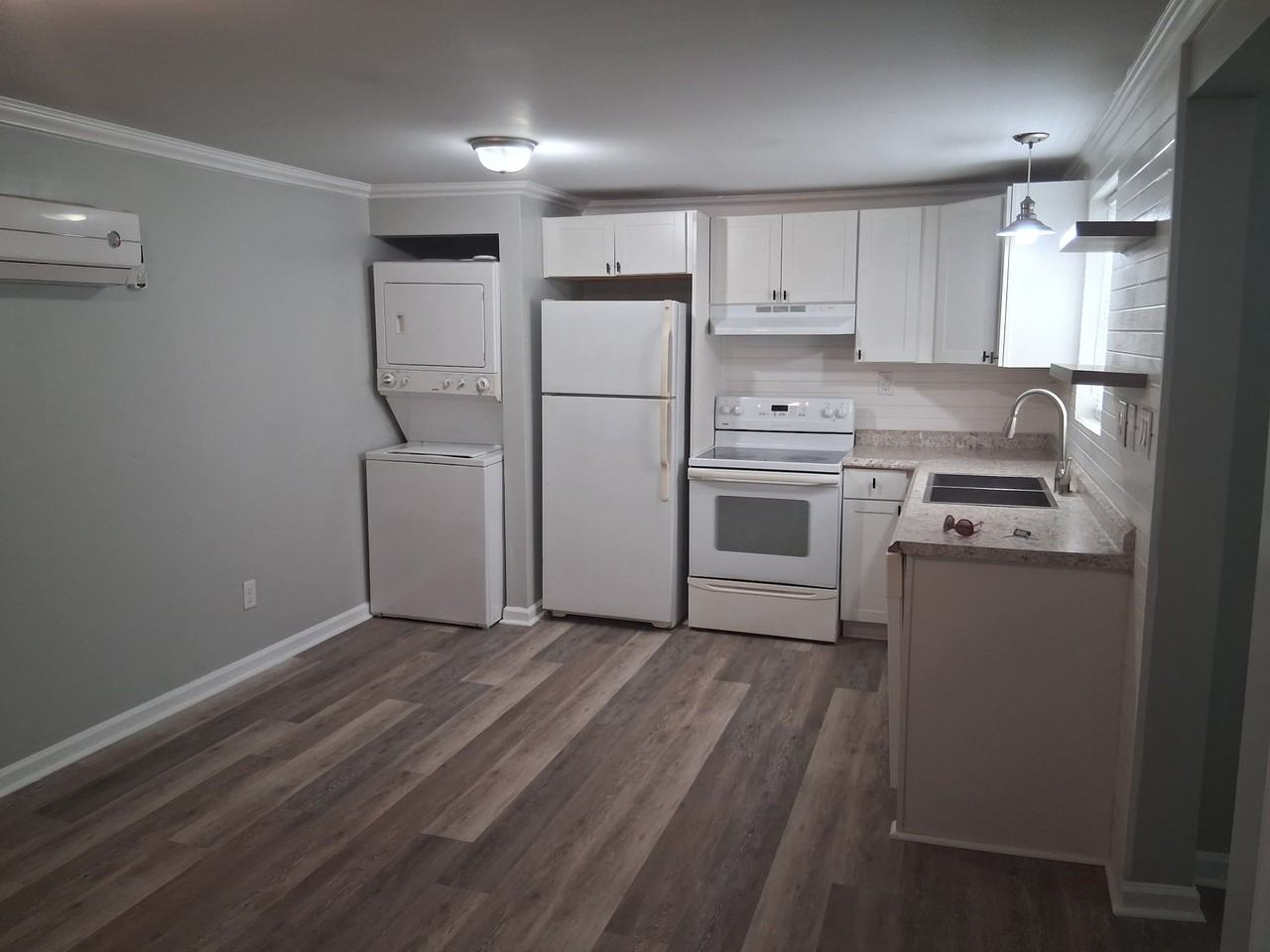 100 Dog Day Ln - Photo 2 of 12