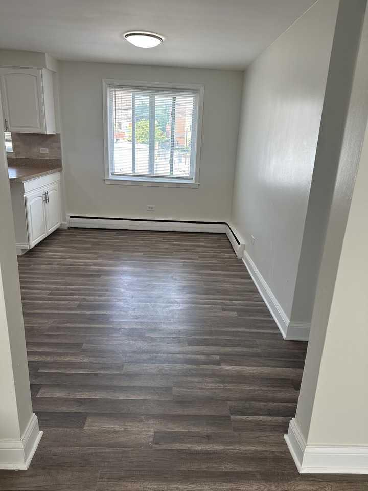 7327 S Kingston Ave #2 - Photo 3 of 12
