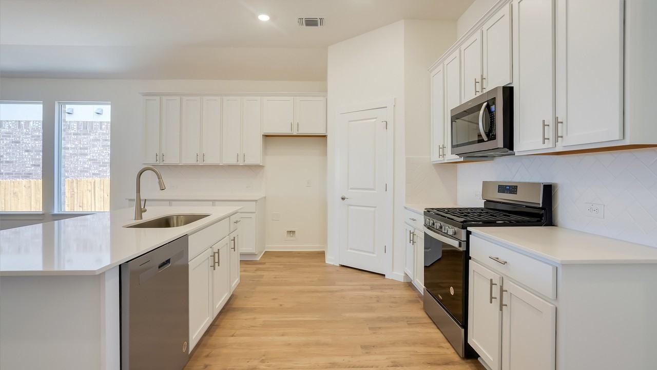 1853 Crooked Creek St #NA - Photo 4 of 42