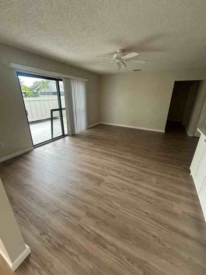 4015 Nw Cinnamon Tree Cir #4015 - Photo 3 of 10