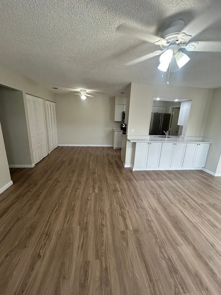4015 Nw Cinnamon Tree Cir #4015 - Photo 6 of 10