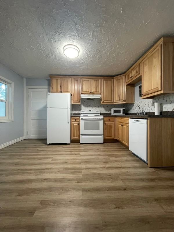 551 E Sherman Ave - Photo 6 of 11