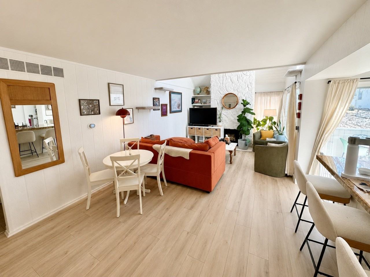2461 S Xanadu Way #D - Photo 3 of 14