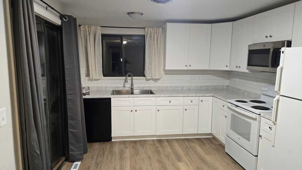 10463 Garland Way - Photo 2 of 20