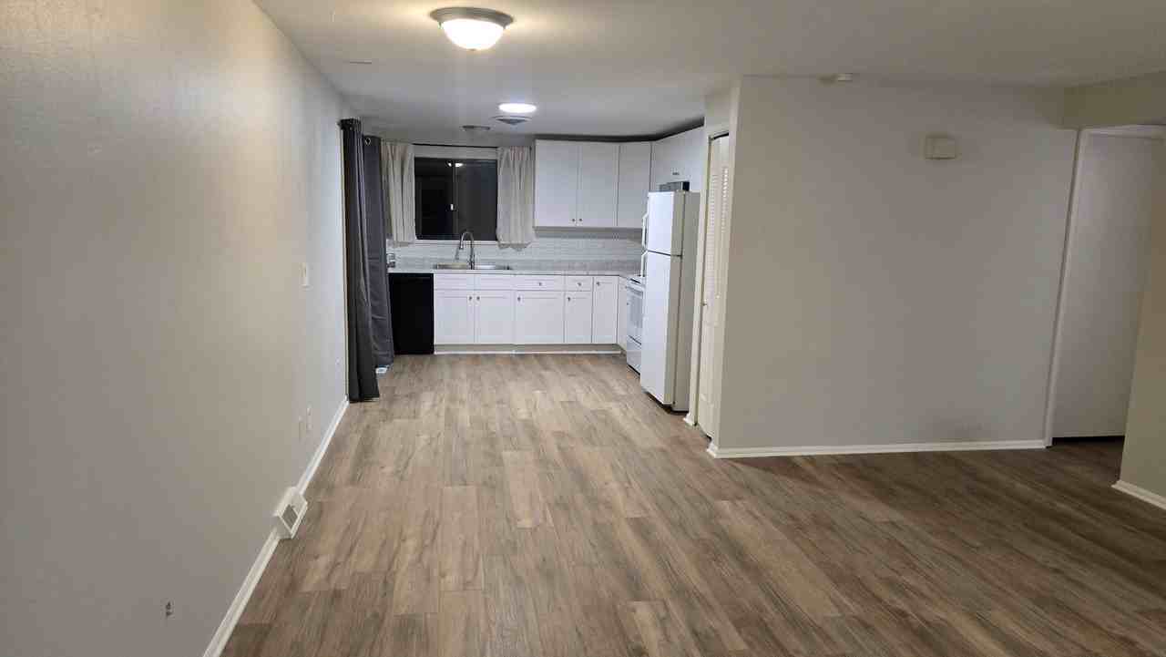 10463 Garland Way - Photo 3 of 20
