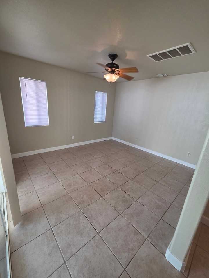 40 Tap Cir - Photo 7 of 10