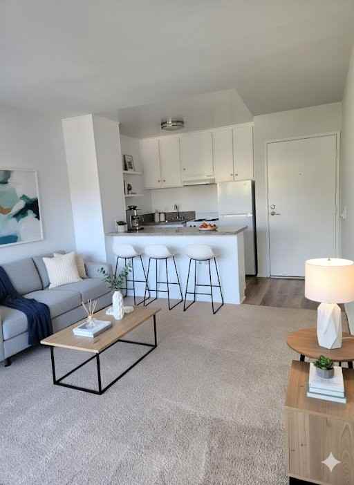 8726 Independence Ave #201 - Photo 5 of 10