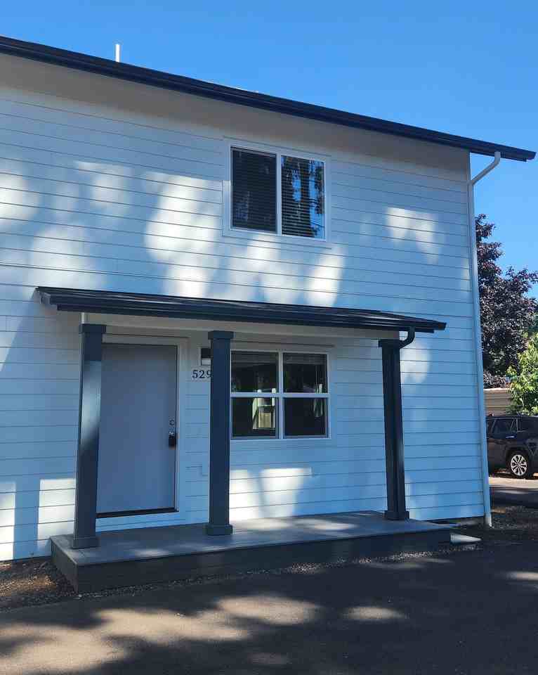 5295 Chehalis Dr N - Photo 2 of 18