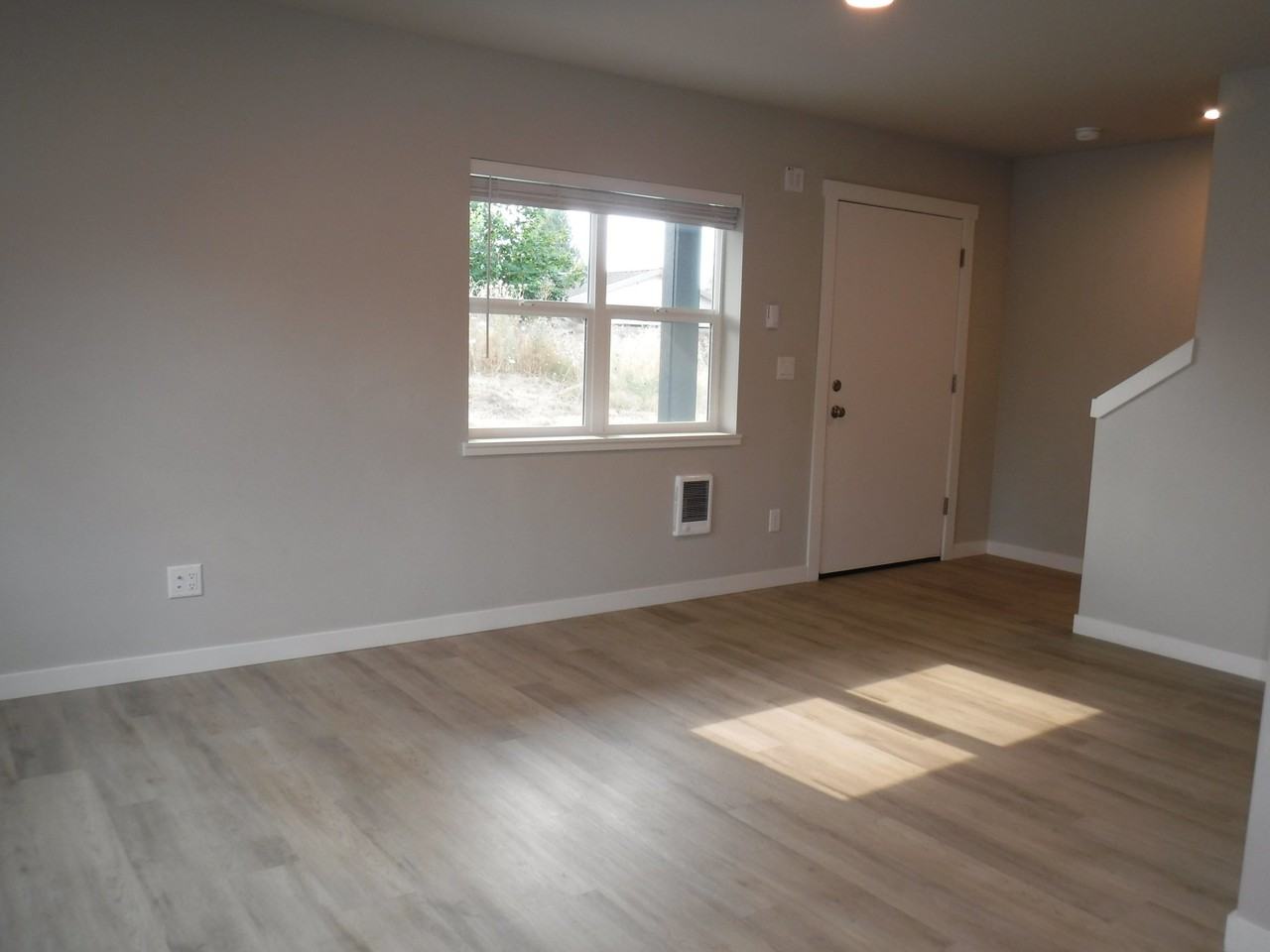 5295 Chehalis Dr N - Photo 5 of 18