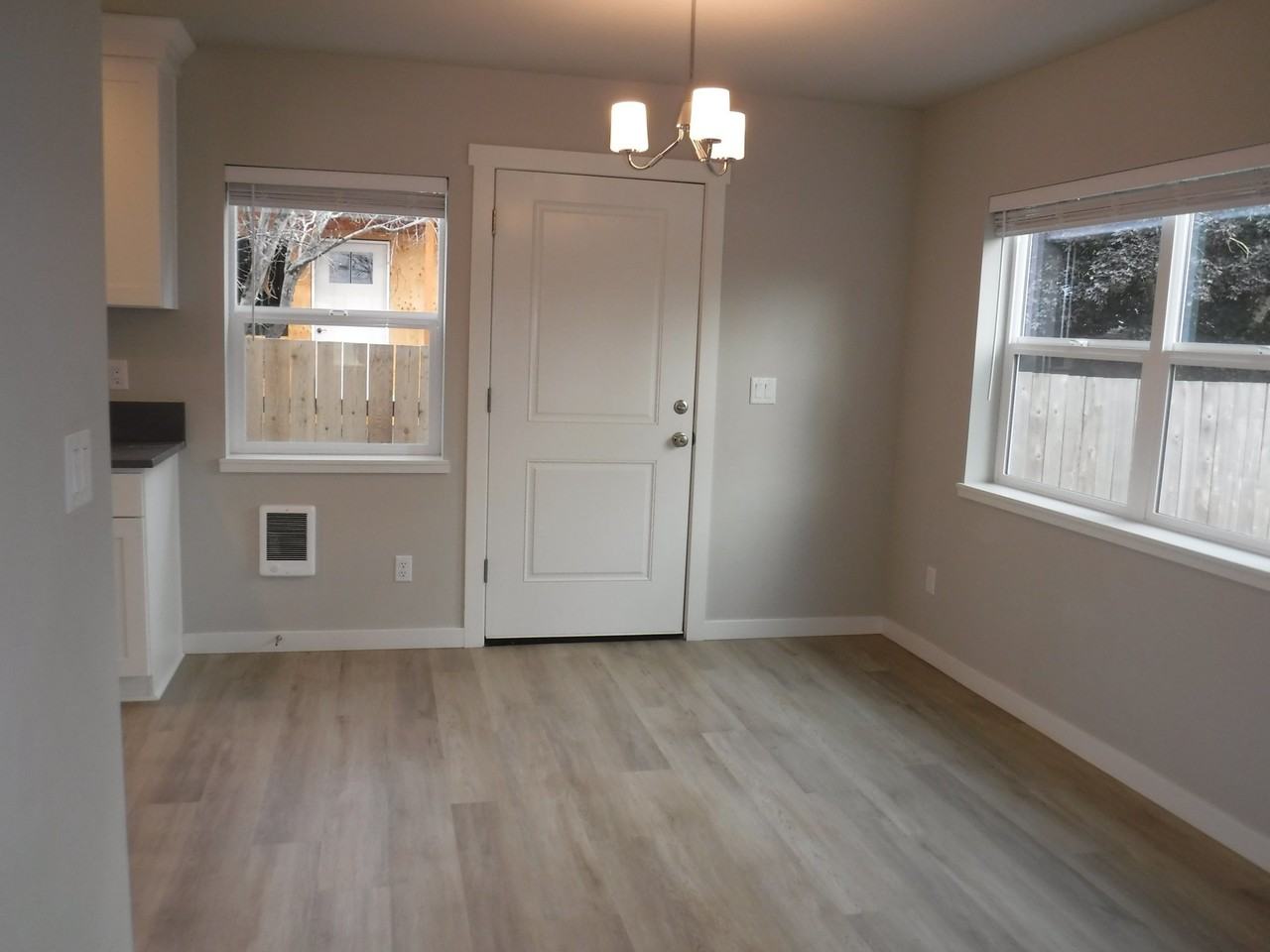 5295 Chehalis Dr N - Photo 7 of 18