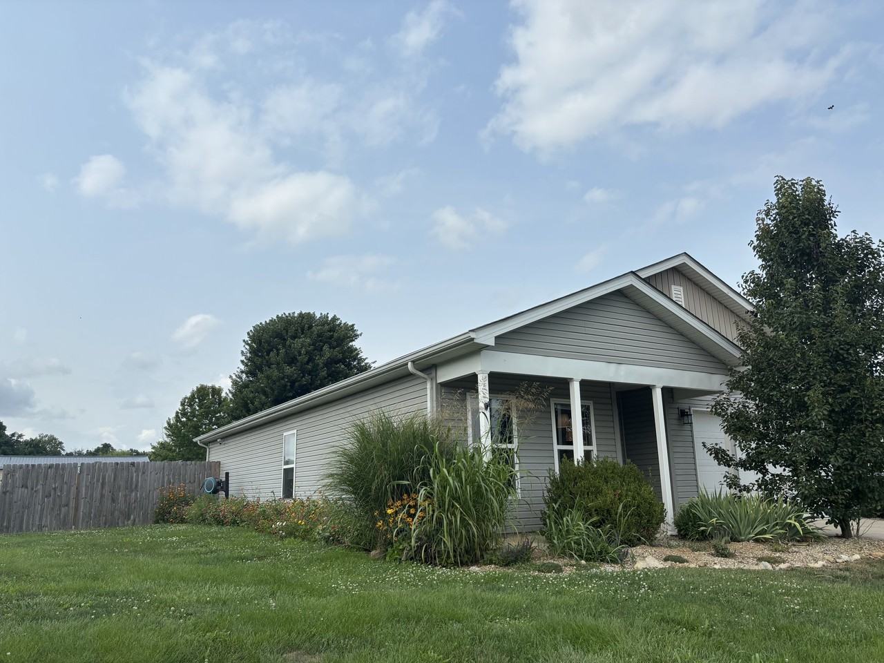55 Feather Cir - Photo 2 of 21