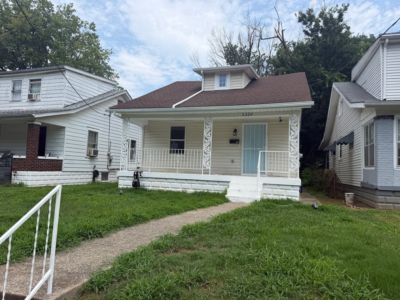 3229 Kirby Ave