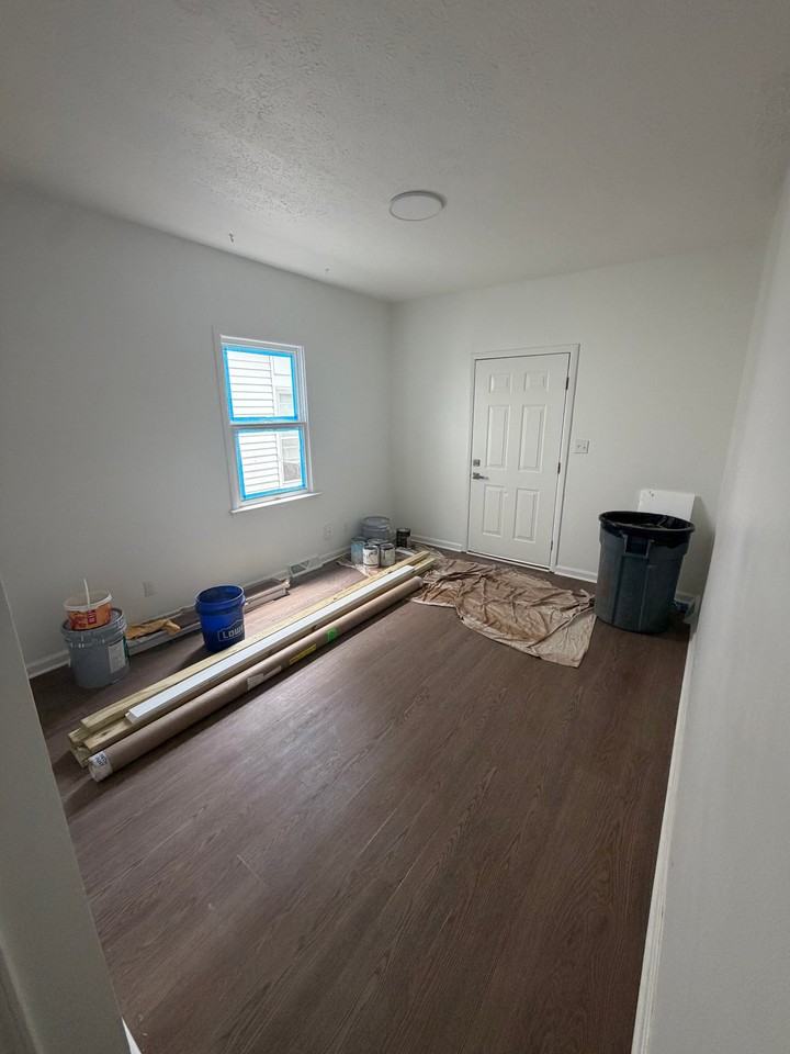 3229 Kirby Ave - Photo 2 of 11