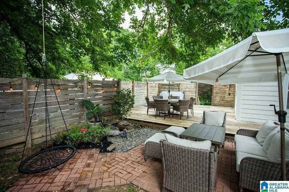 735 Branch Dr - Photo 2 of 15
