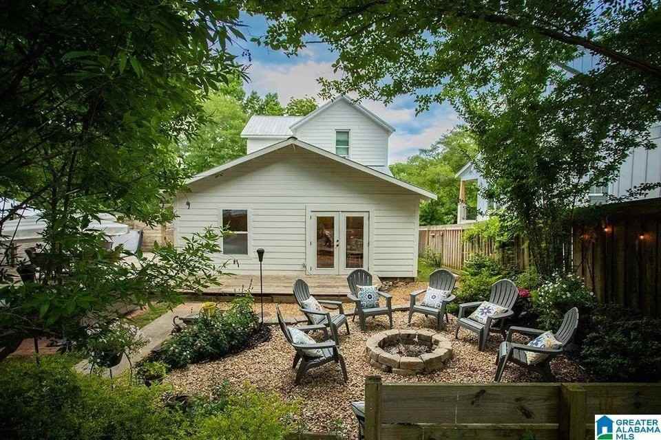 735 Branch Dr - Photo 3 of 15