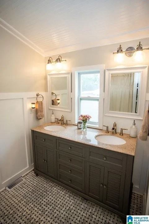 735 Branch Dr - Photo 4 of 15