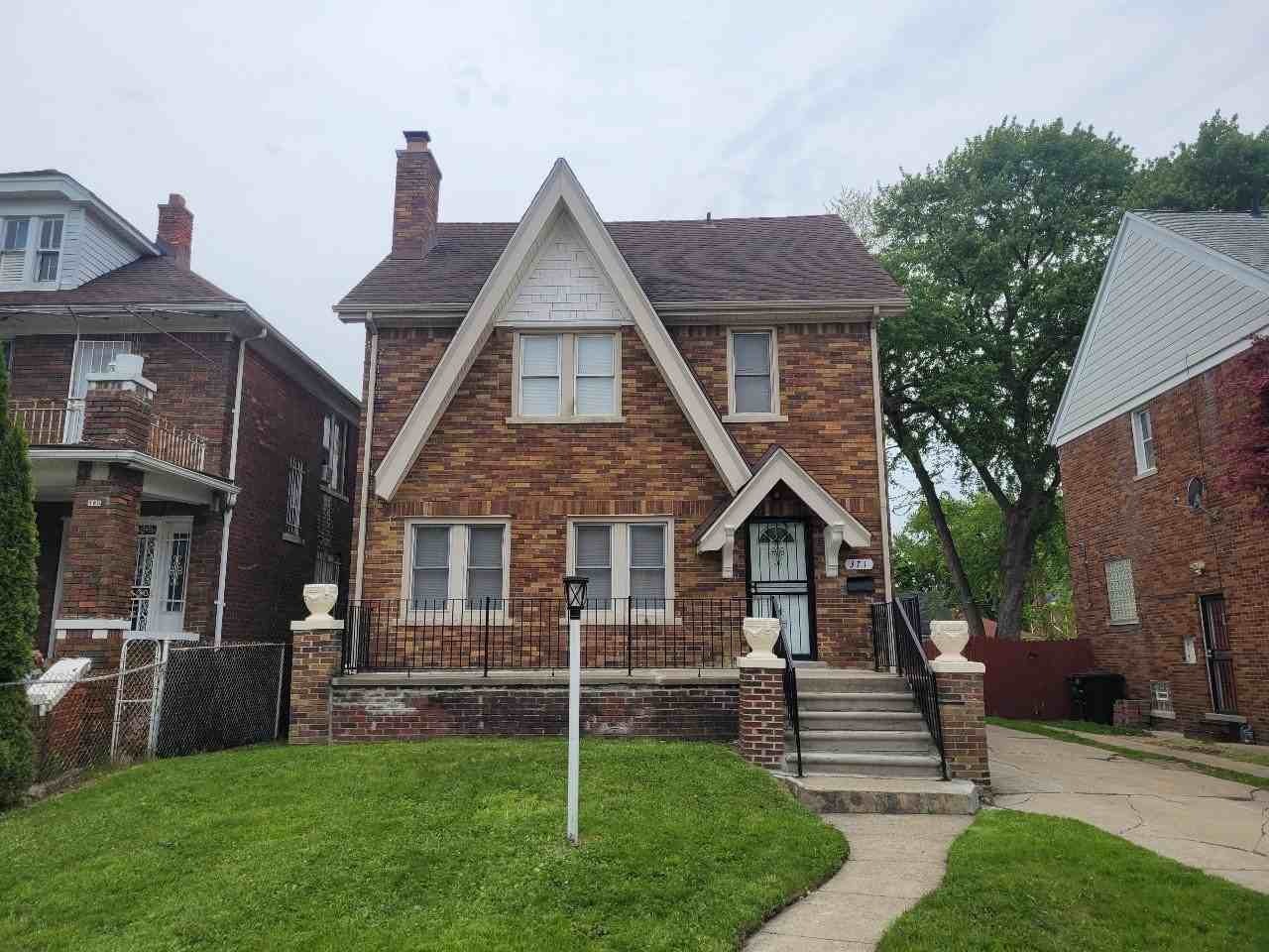 371 Piper Blvd