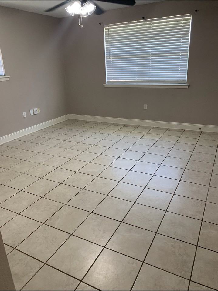 1226 Gaudet Dr - Photo 3 of 8