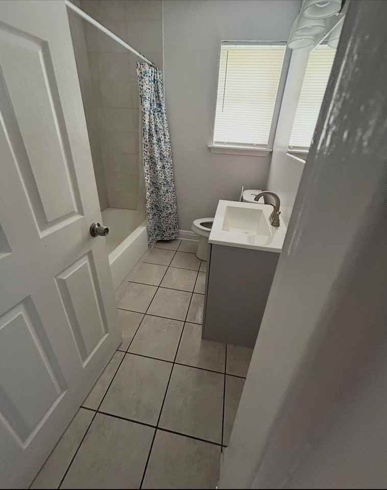 1226 Gaudet Dr - Photo 4 of 8