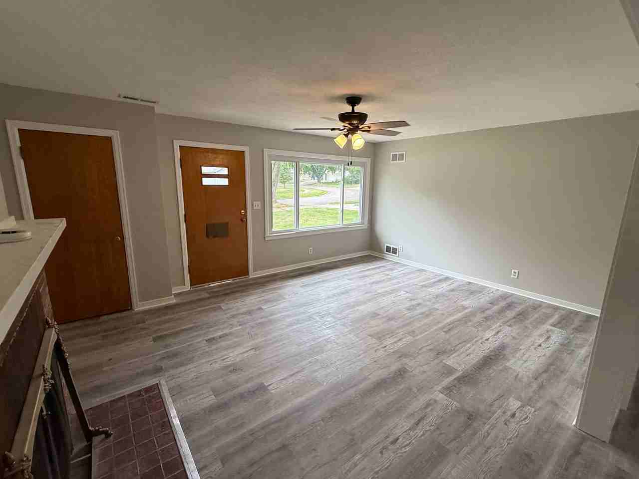 802 Crestview Dr - Photo 5 of 12