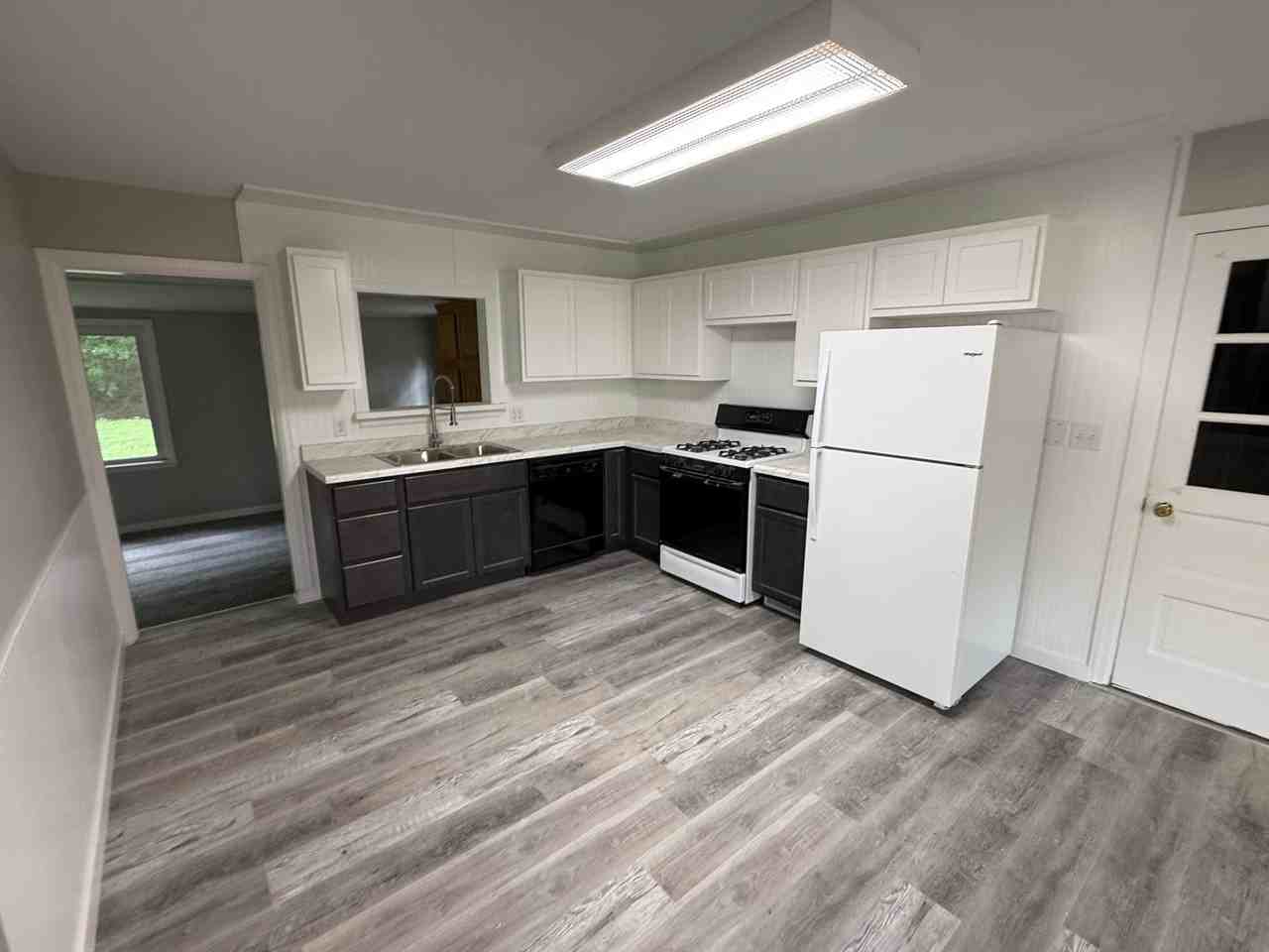 802 Crestview Dr - Photo 6 of 12