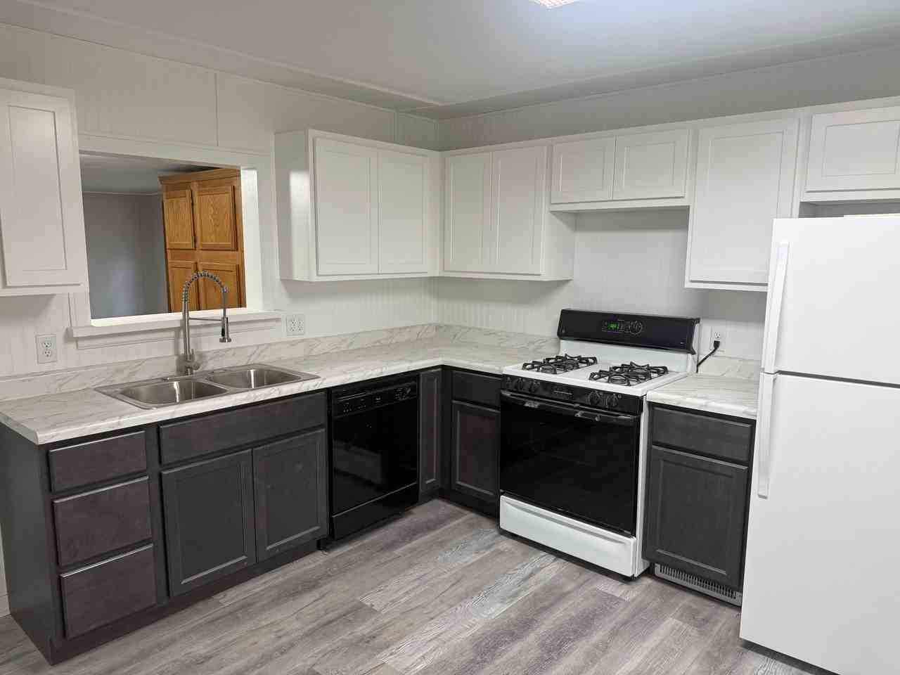 802 Crestview Dr - Photo 7 of 12