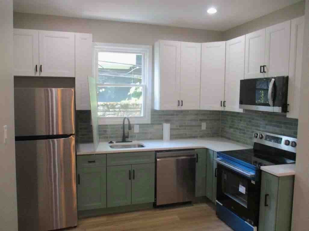 2418 W Norris St - Photo 2 of 8