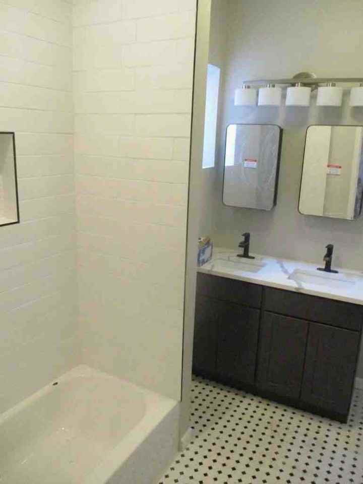 2418 W Norris St - Photo 4 of 8