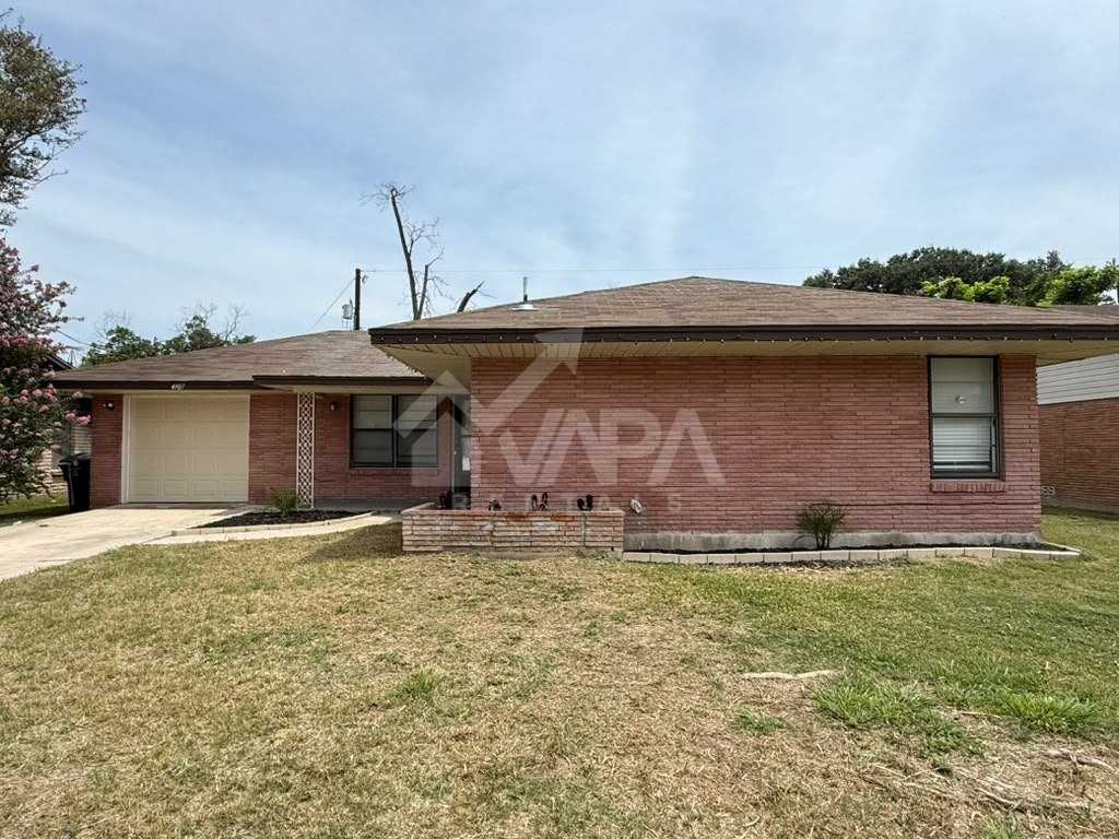 4907 Stoneleigh Dr - Photo 3 of 18