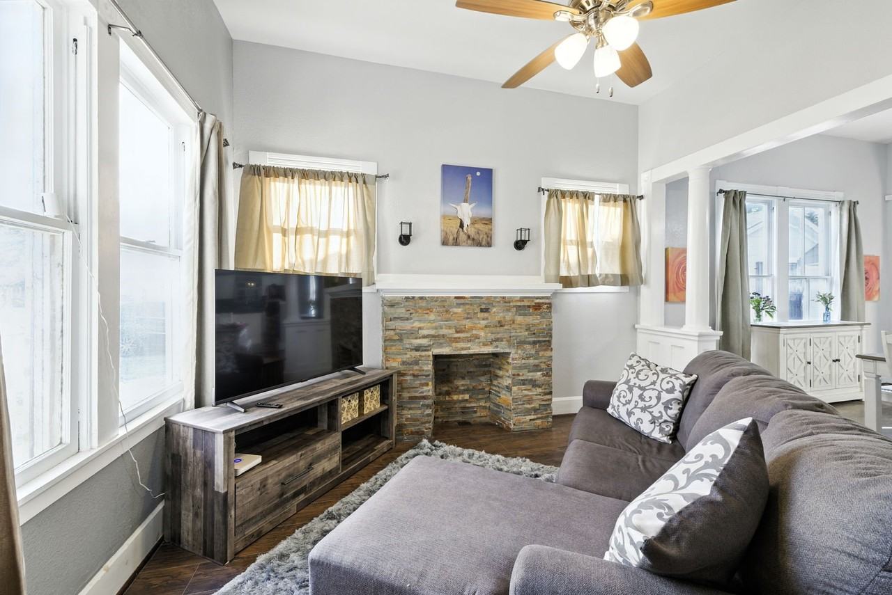 629 Delmar St - Photo 4 of 20