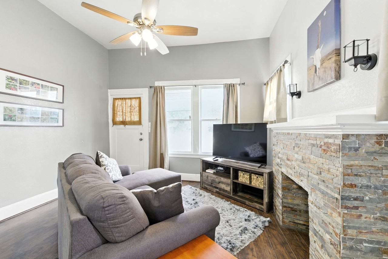 629 Delmar St - Photo 5 of 20