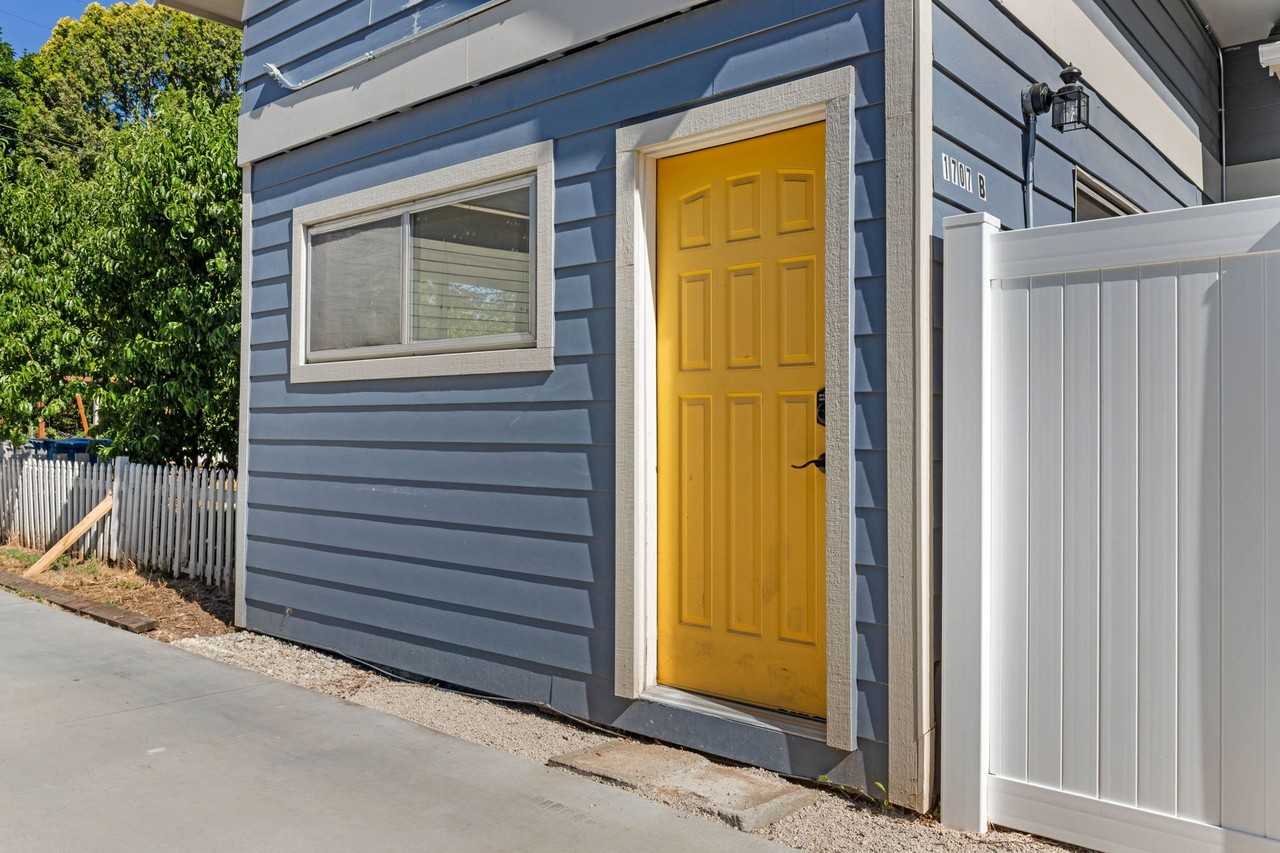 1707 S Hervey St #B - Photo 2 of 14