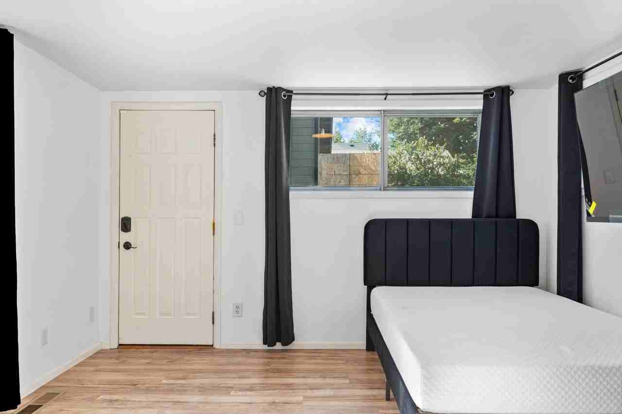 1707 S Hervey St #B - Photo 3 of 14