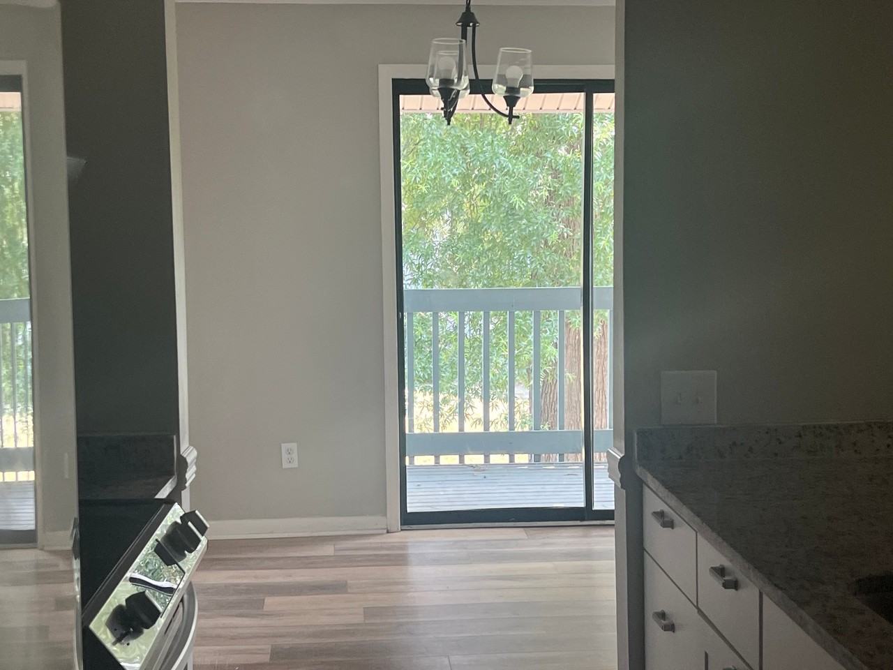 10933 Harrowfield Rd - Photo 4 of 15