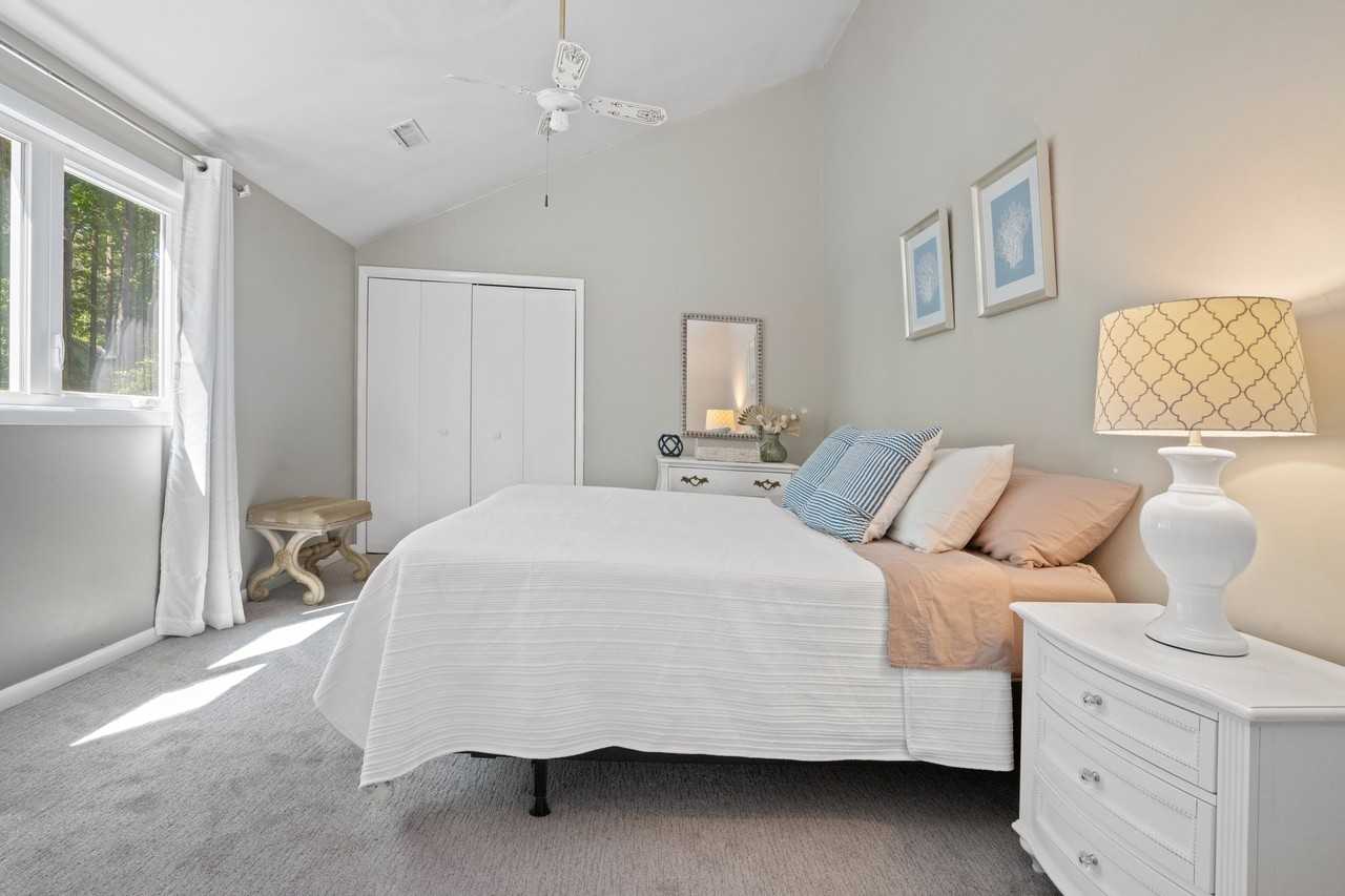 17 Falcon Bridge Rd - Photo 7 of 10