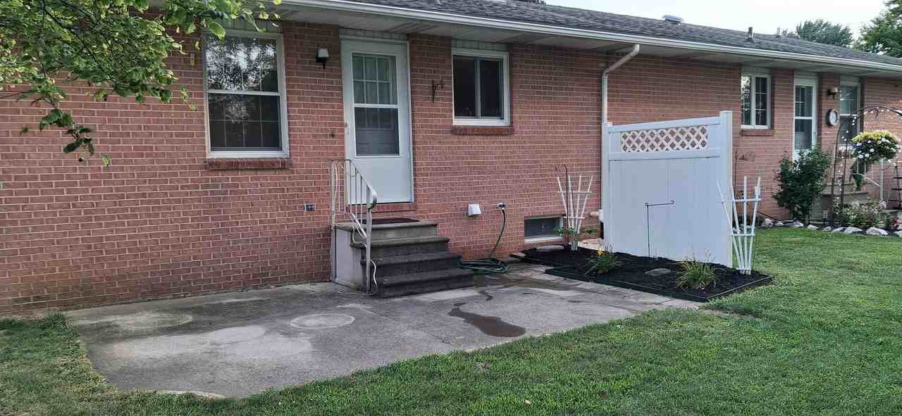 570 Limerick Rd - Photo 2 of 17