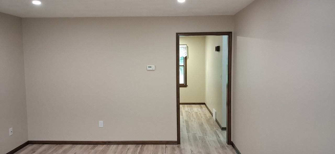 570 Limerick Rd - Photo 6 of 17