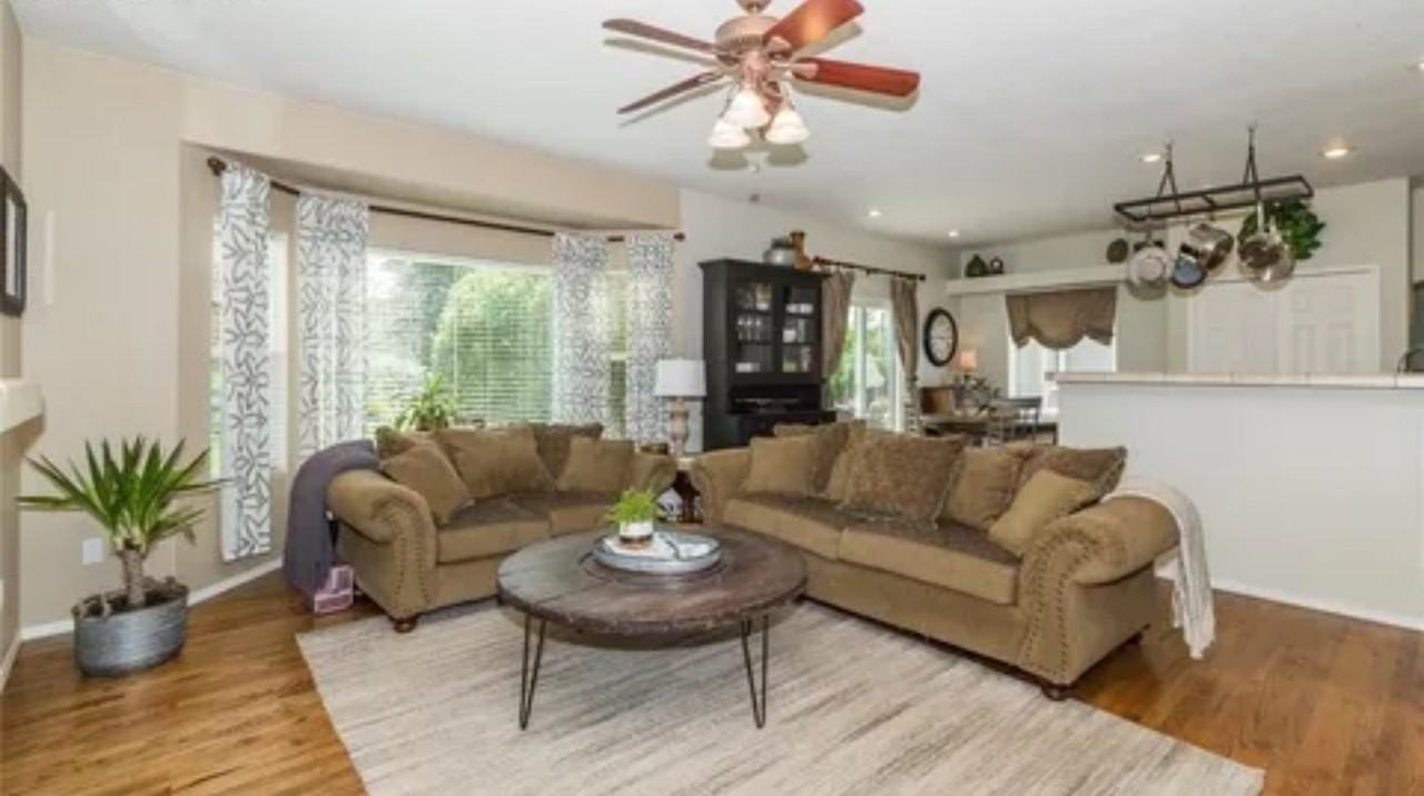 1333 Lookout Springs Dr - Photo 3 of 20