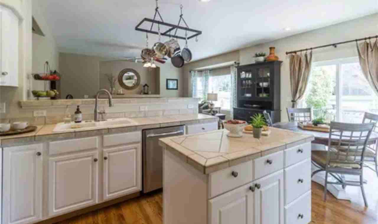 1333 Lookout Springs Dr - Photo 5 of 20