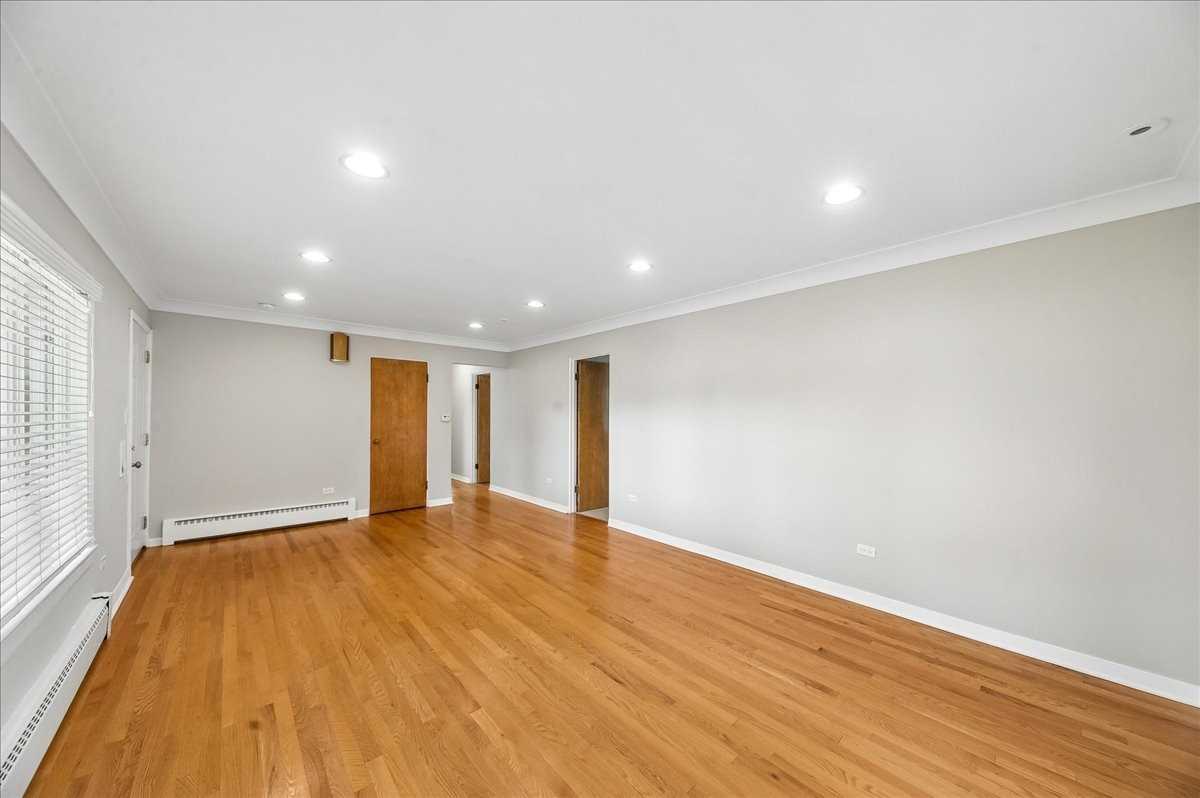 5020 Coyle Ave - Photo 3 of 12
