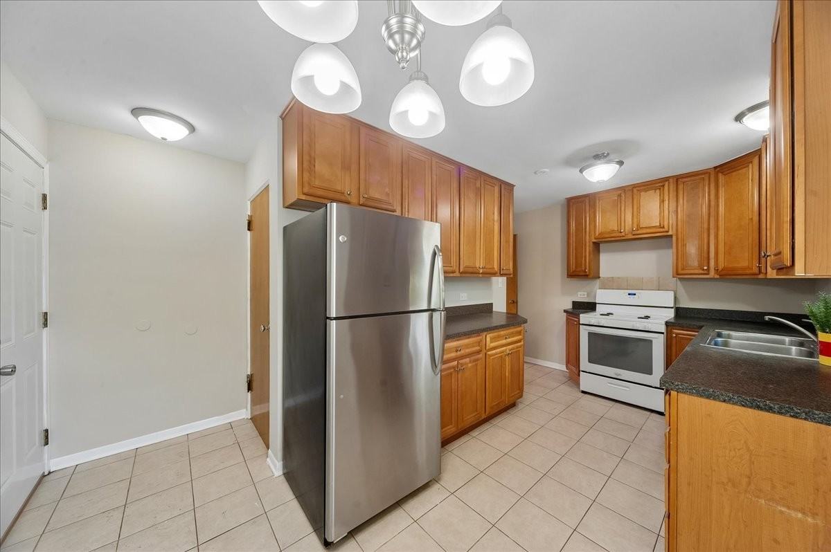 5020 Coyle Ave - Photo 4 of 12