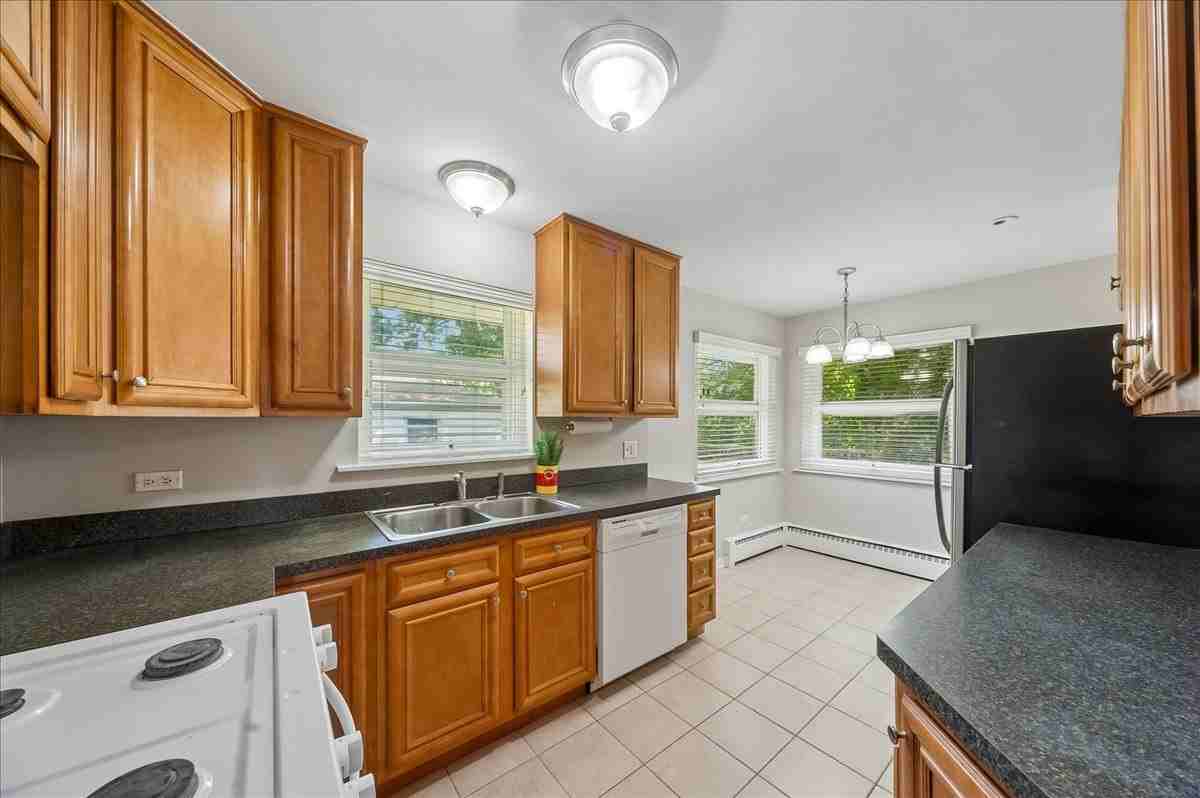 5020 Coyle Ave - Photo 5 of 12