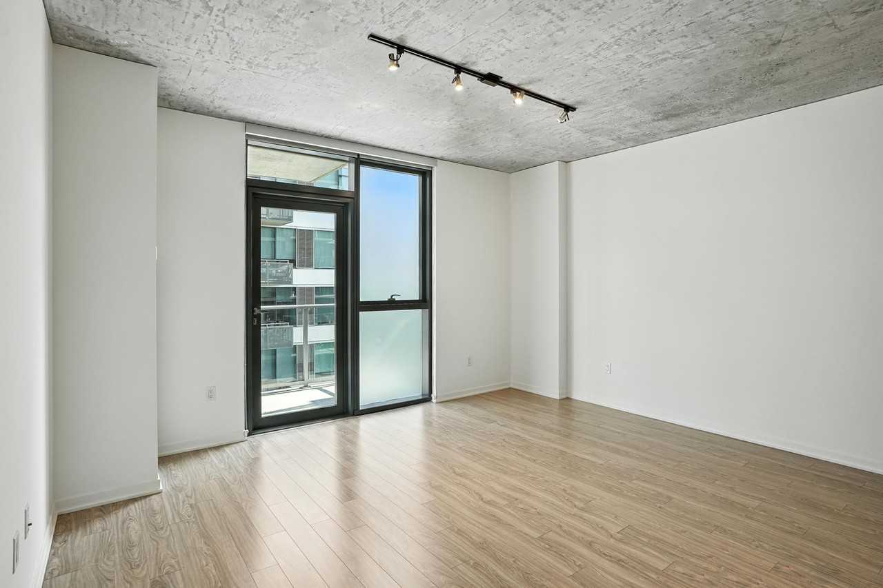 1365 S Wabash Ave - Photo 2 of 13