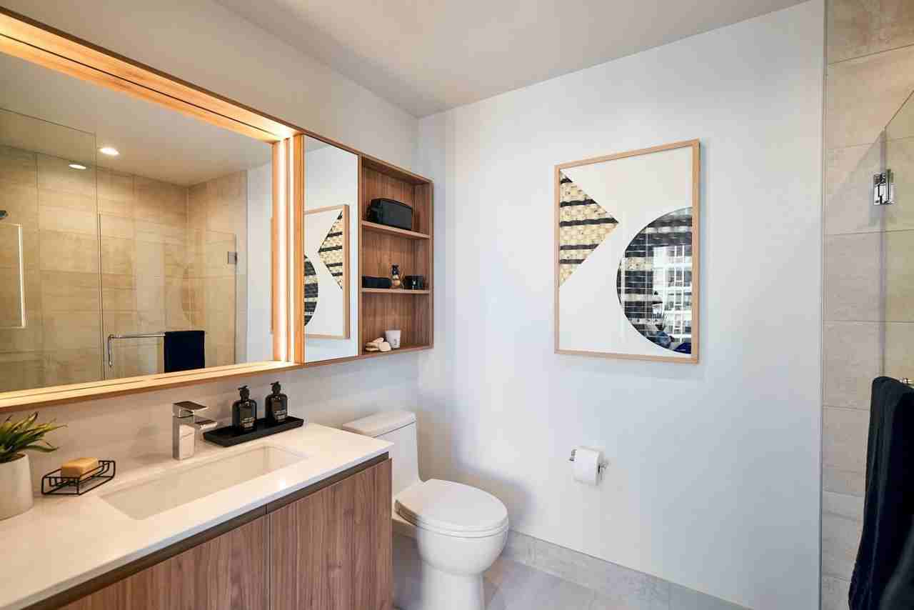 229 W Hill St - Photo 6 of 8
