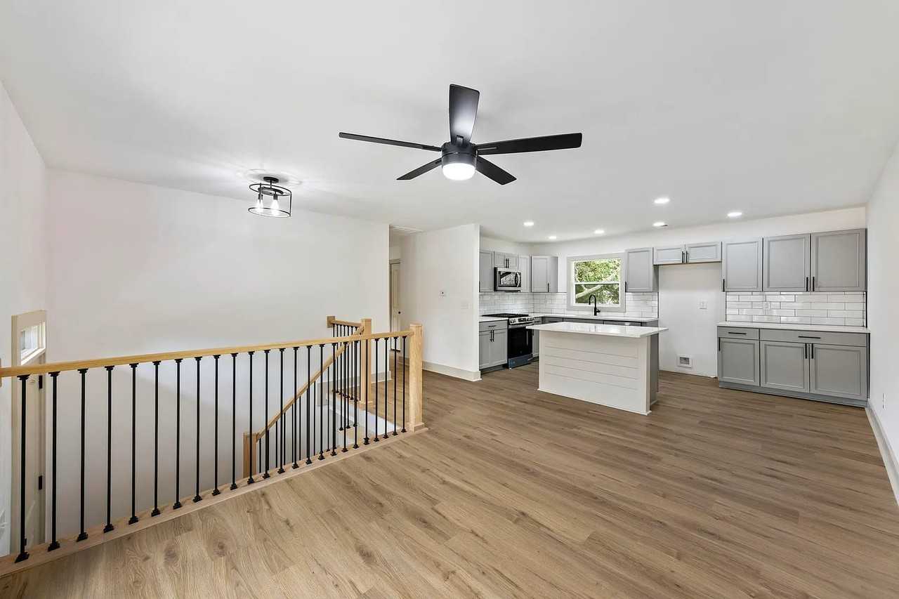 1411 Westway Dr - Photo 5 of 20