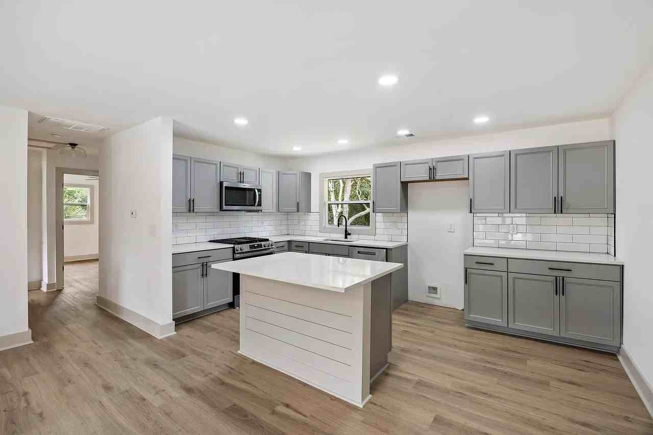 1411 Westway Dr - Photo 6 of 20